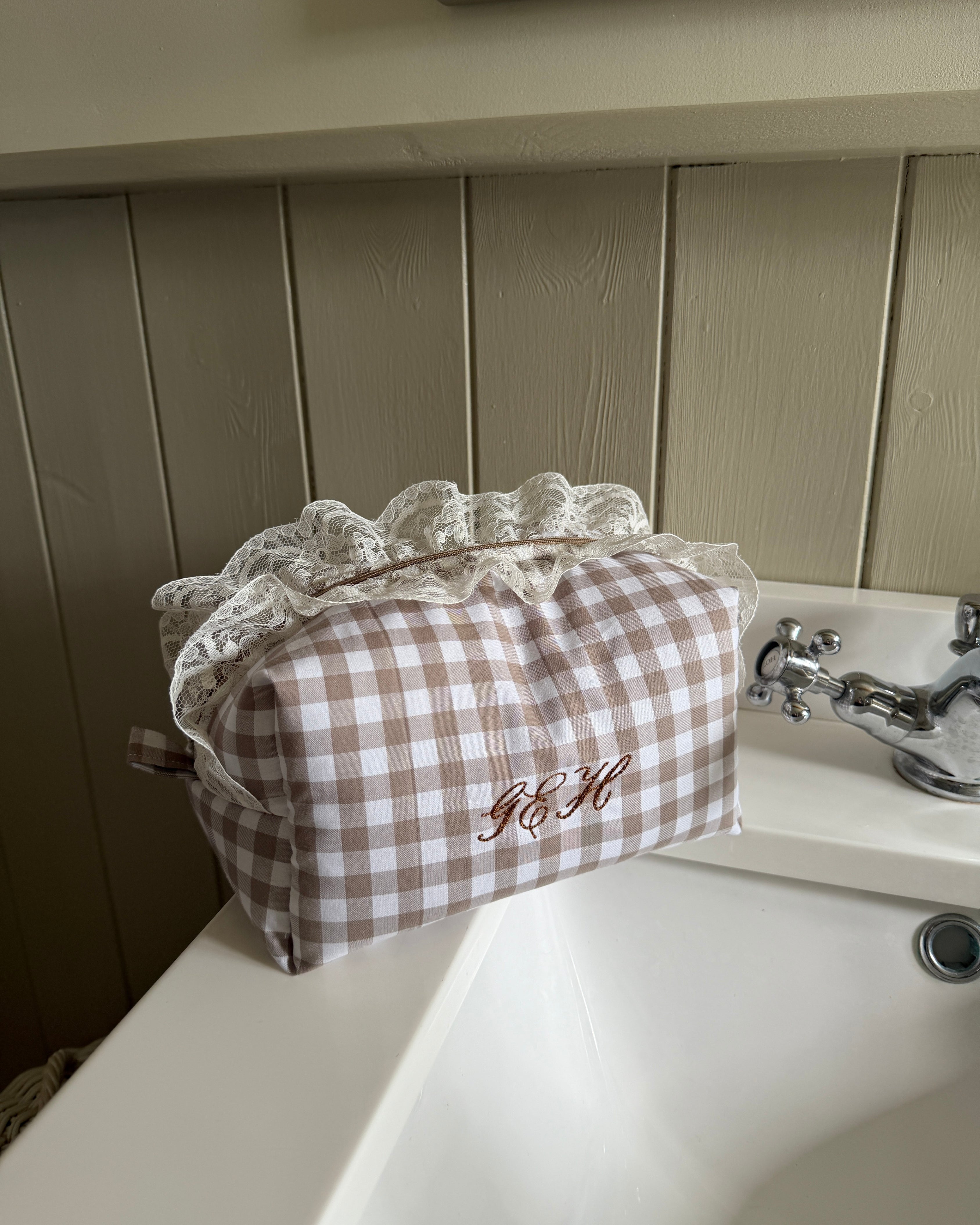 Beige Gingham Lace Wash Bag